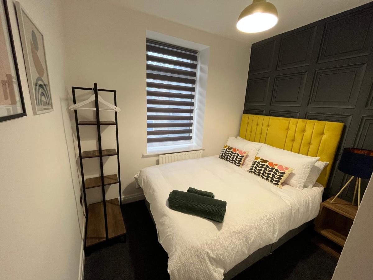 Modern & Retro Two Bedroom Apartment In Barnsley Exterior foto