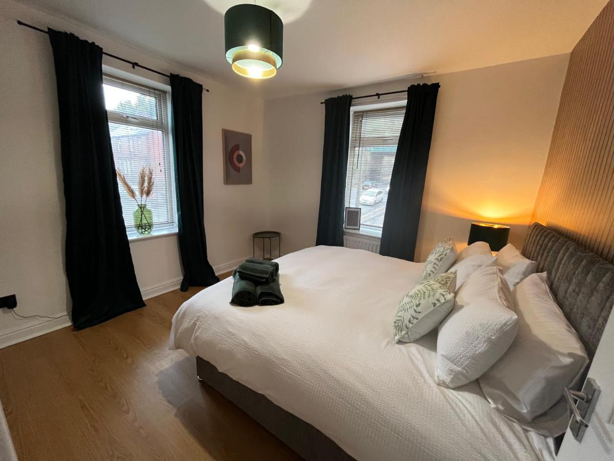 Modern & Retro Two Bedroom Apartment In Barnsley Exterior foto