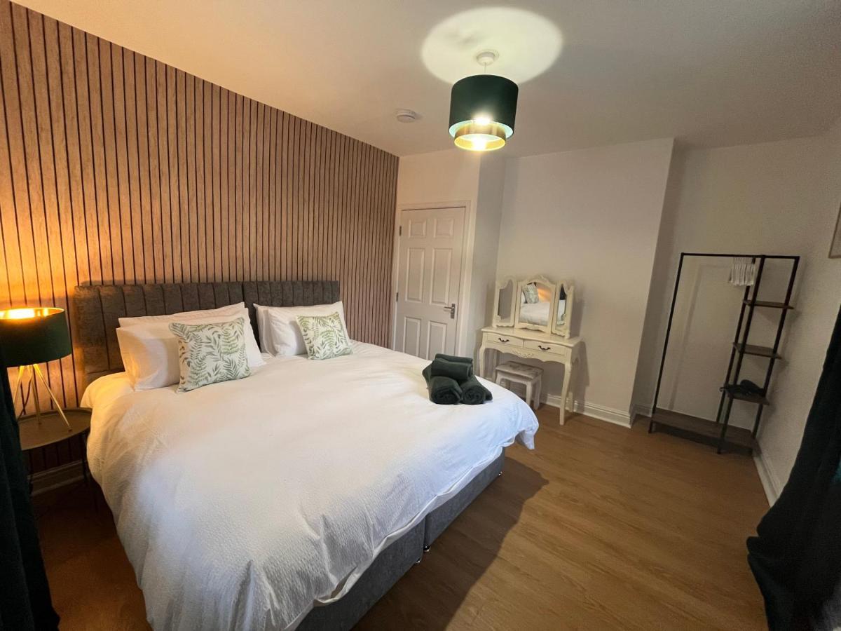 Modern & Retro Two Bedroom Apartment In Barnsley Exterior foto